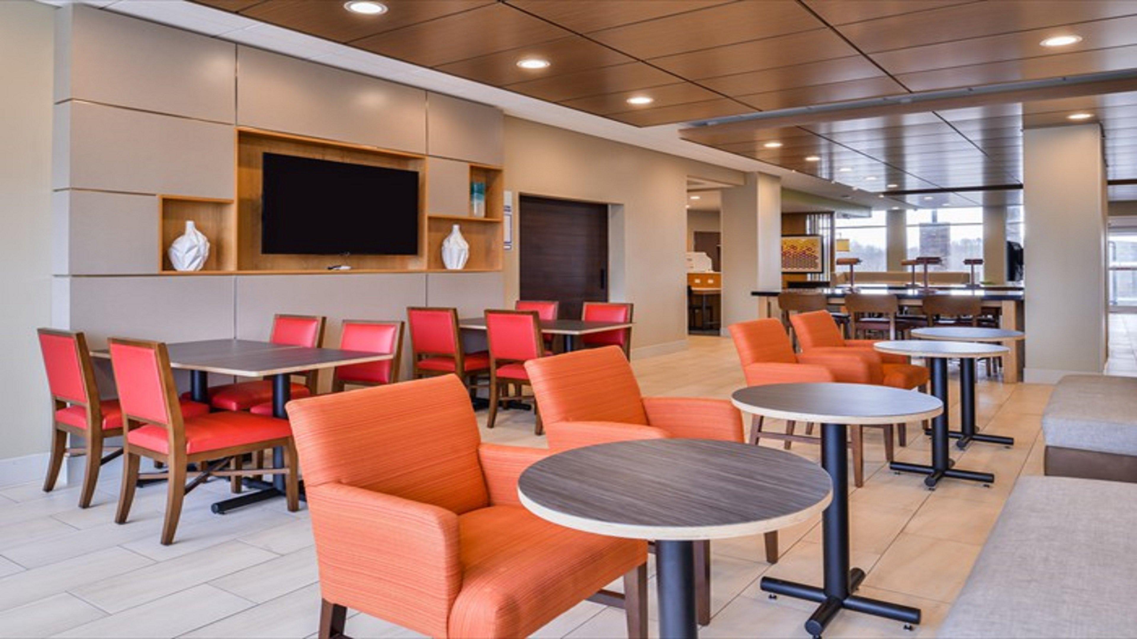 Holiday Inn Express & Suites - Parkersburg East By Ihg Ngoại thất bức ảnh