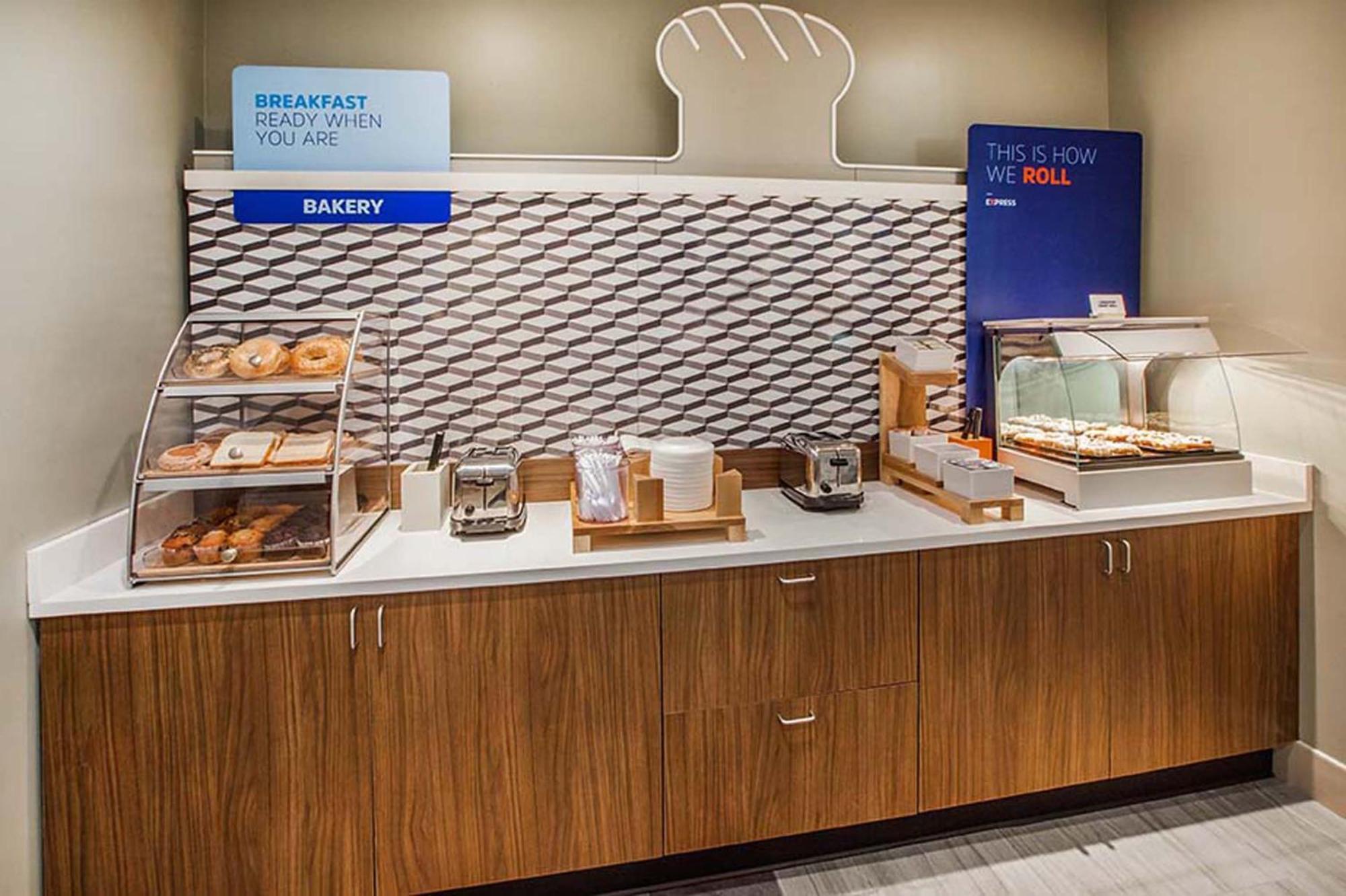 Holiday Inn Express & Suites - Parkersburg East By Ihg Ngoại thất bức ảnh