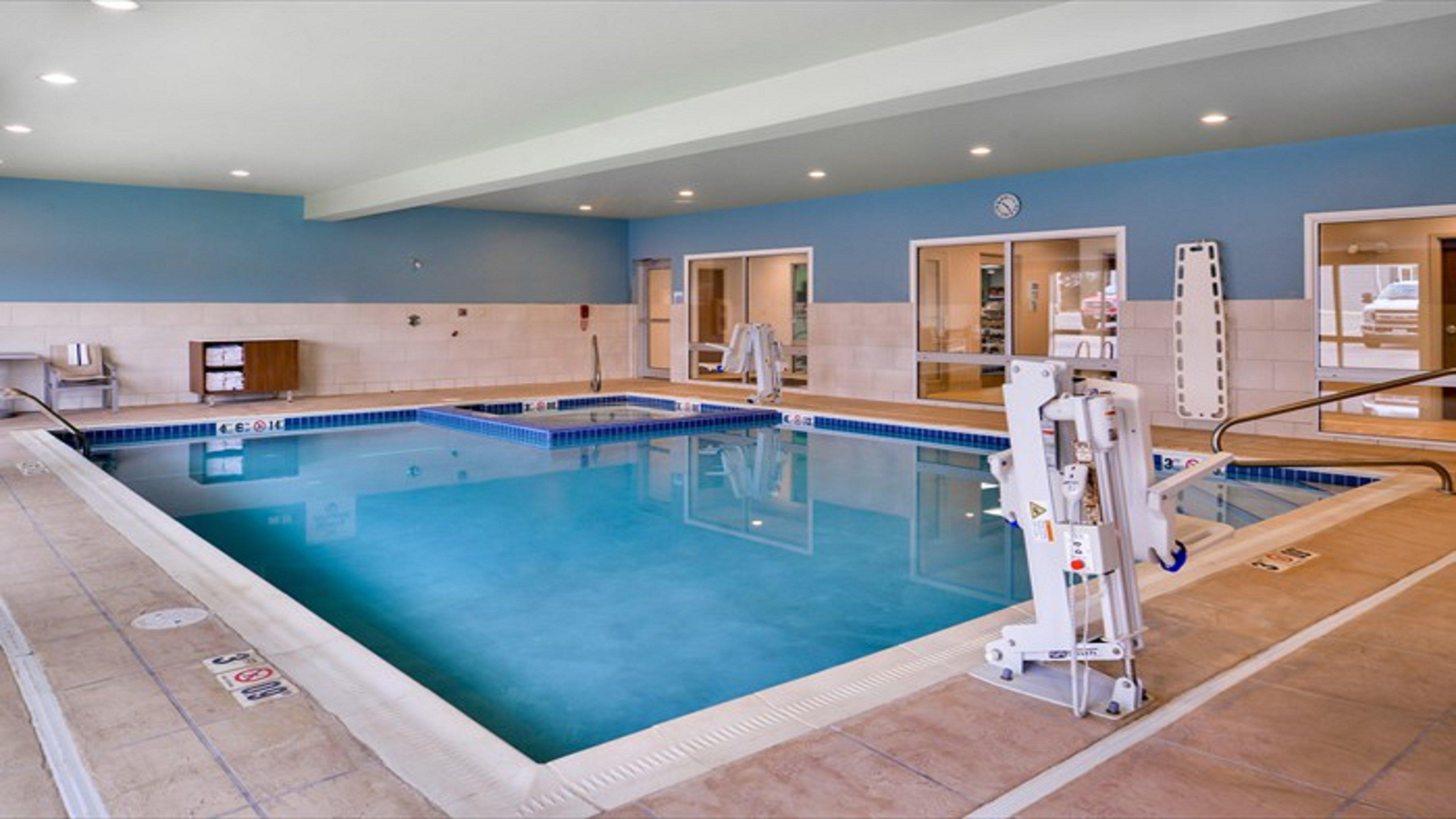 Holiday Inn Express & Suites - Parkersburg East By Ihg Ngoại thất bức ảnh