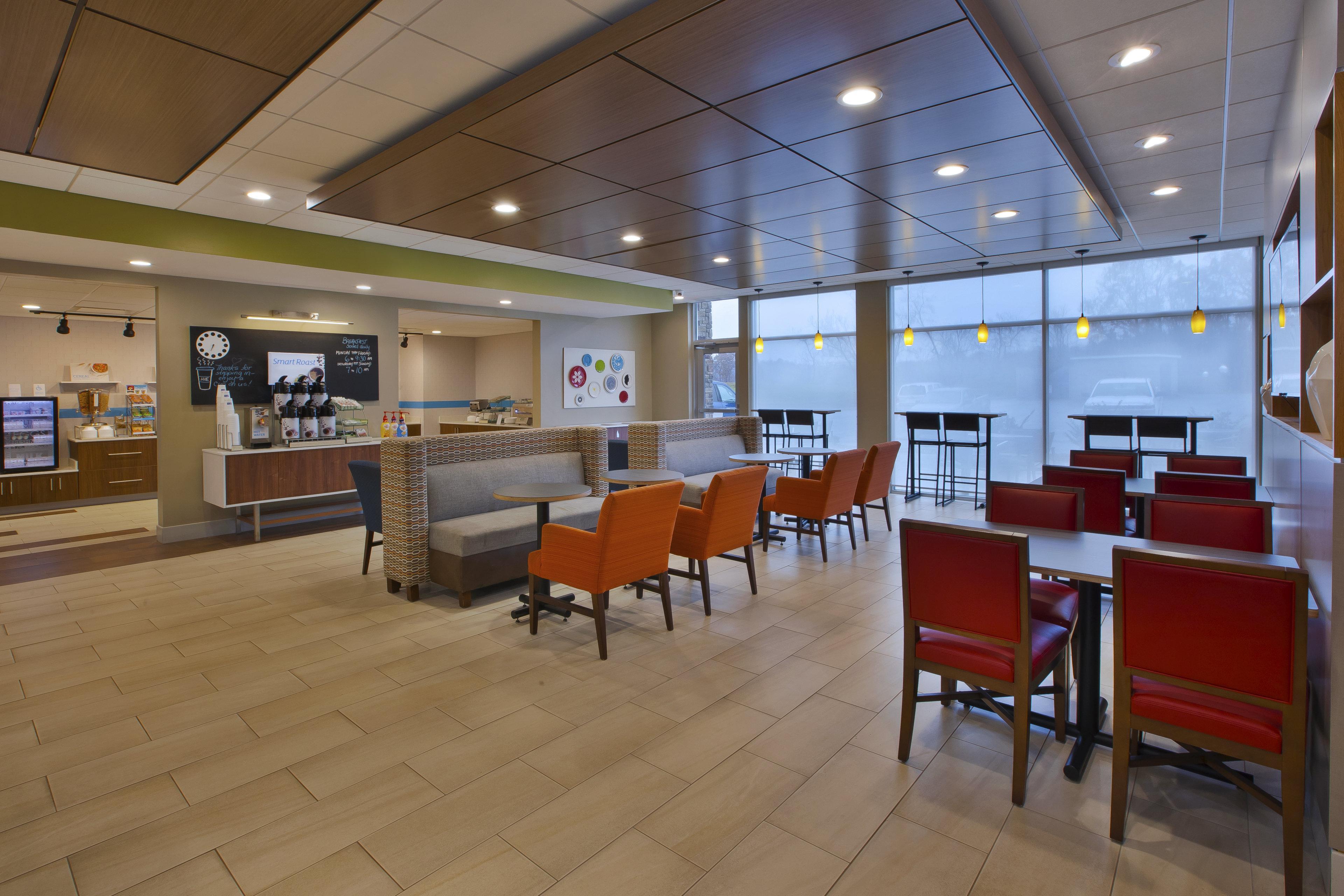 Holiday Inn Express & Suites - Parkersburg East By Ihg Ngoại thất bức ảnh