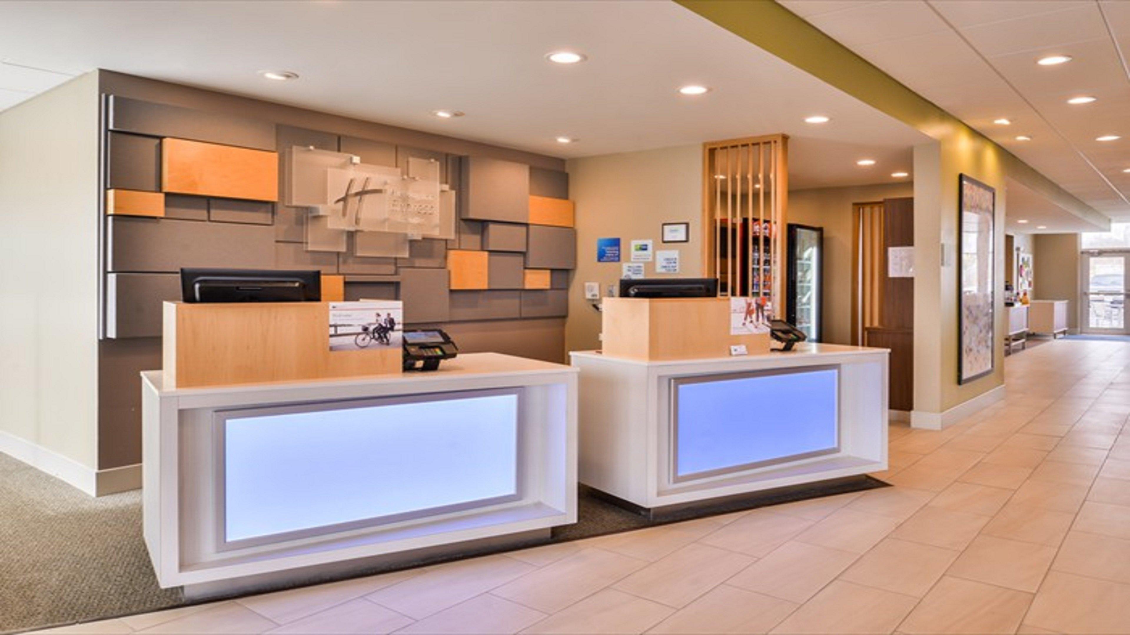 Holiday Inn Express & Suites - Parkersburg East By Ihg Ngoại thất bức ảnh