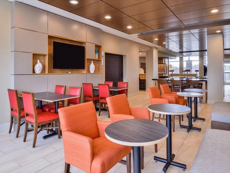Holiday Inn Express & Suites - Parkersburg East By Ihg Ngoại thất bức ảnh
